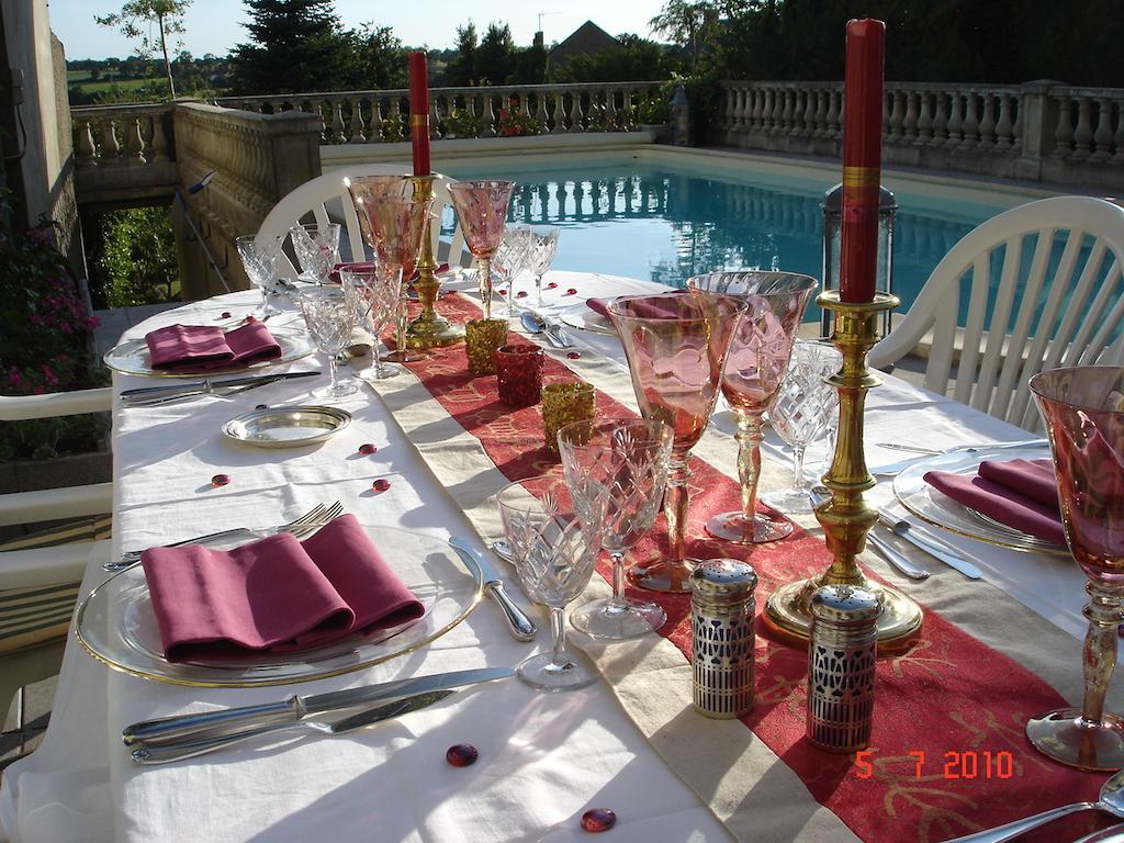 Le Petit Chateau - Tiffauges Proche Puy Dufou 외부 사진