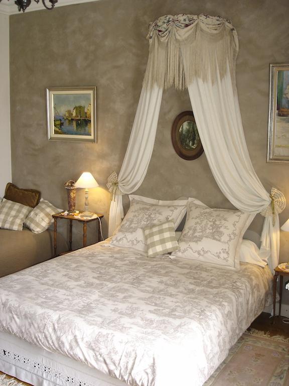 Le Petit Chateau - Tiffauges Proche Puy Dufou 객실 사진
