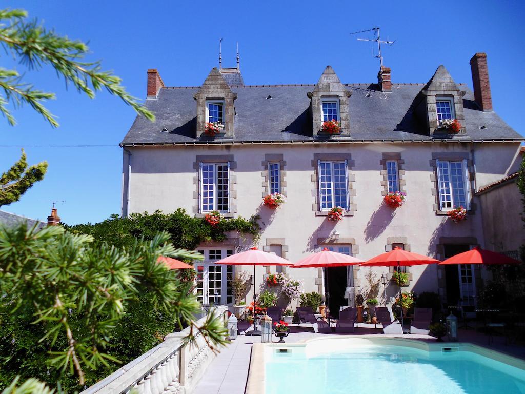 Le Petit Chateau - Tiffauges Proche Puy Dufou 외부 사진